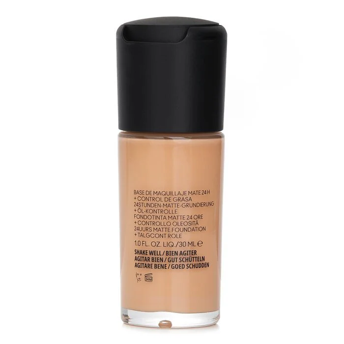 MAC Studio Fix Fluid Foundation SPF 15 - NC18 30ml - Image 3