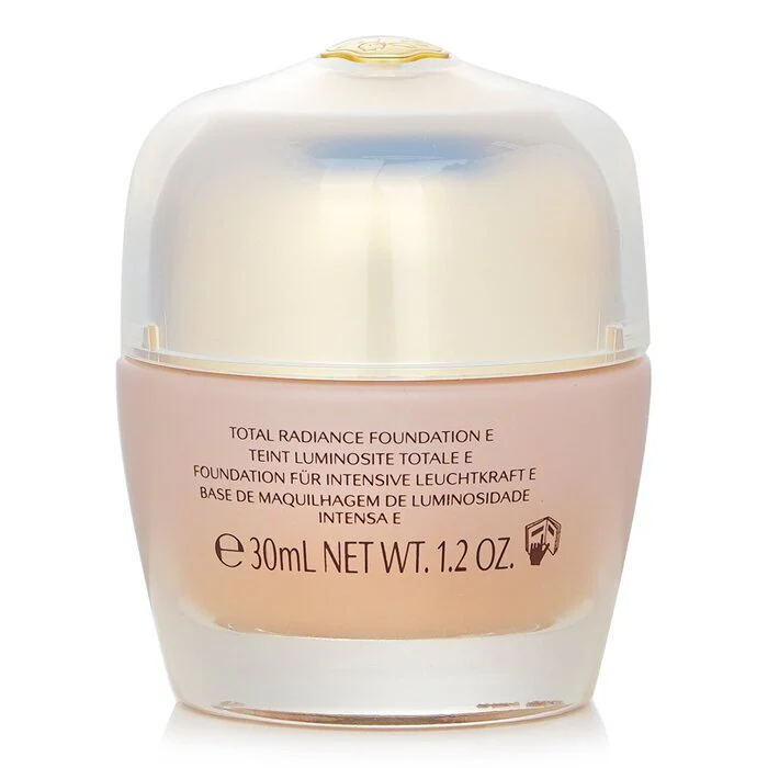 Shiseido Future Solution LX Total Radiance Foundation SPF15 - Neutral 4 30ml - Image 3