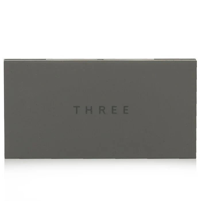 THREE Cheeky Chic Blush - # 21 Crystal Clear 4g/0.14oz - Image 3